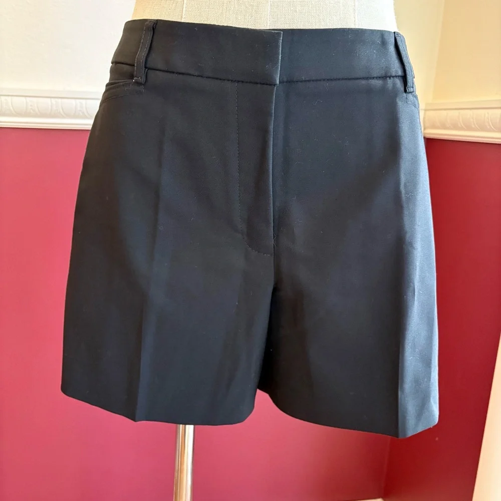 White House Black Market tailors black shorts‎ new with tags
